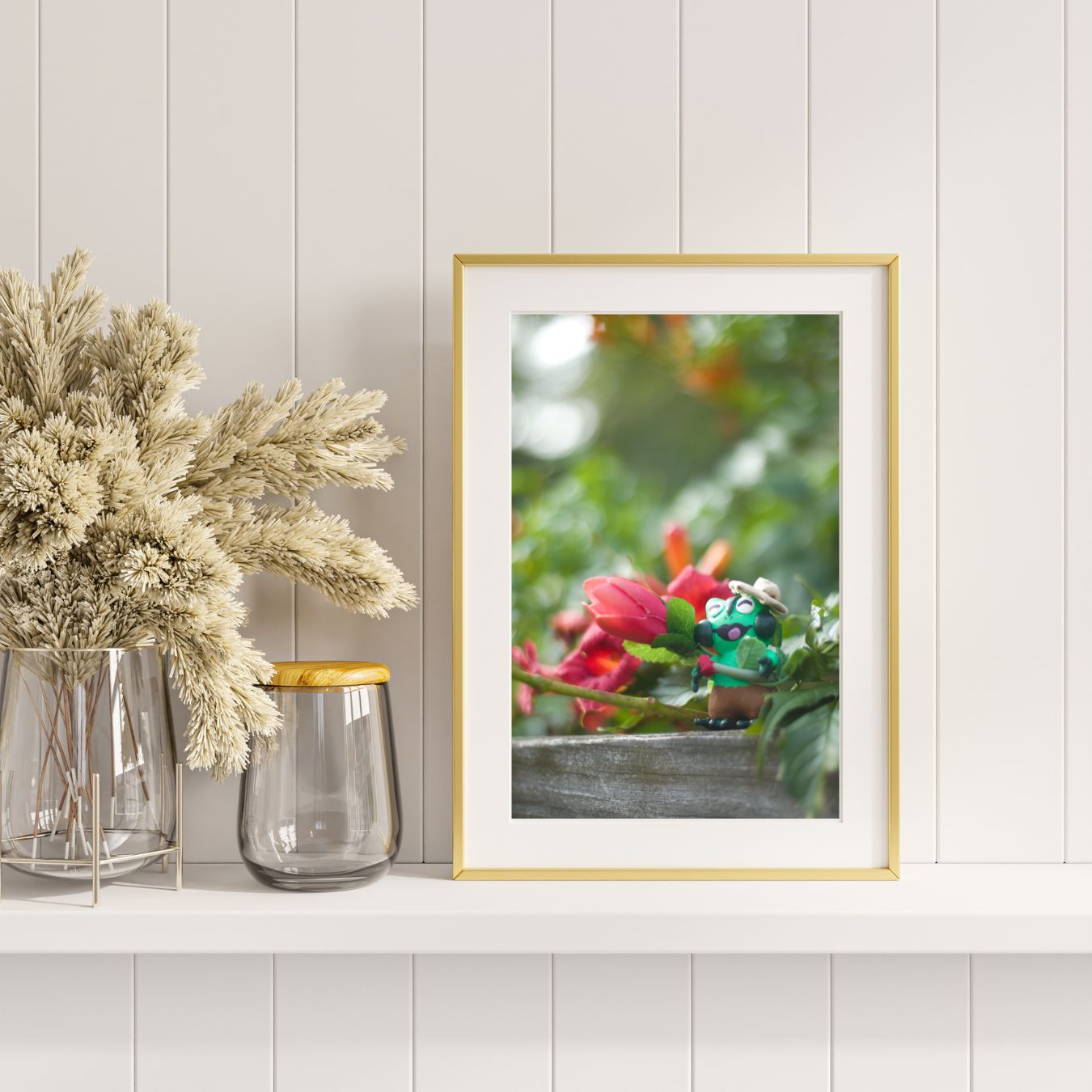 Sousatoed Playing with Trumpet Flowers 8x10